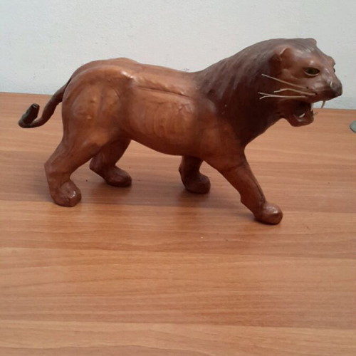 Decorative lion made of polyresin