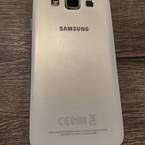 Samsung Galaxy A3 (2015) 16GB white like new
