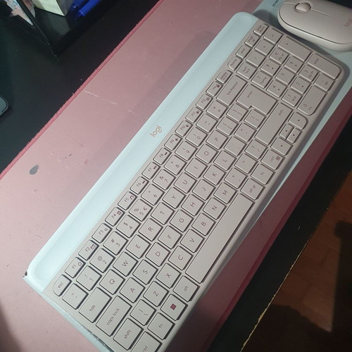 Logitech MK470 wireless keyboard and mouse pink US layout