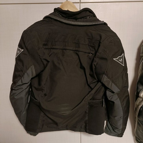 Dainese women's jacket like new with protectors, size 42