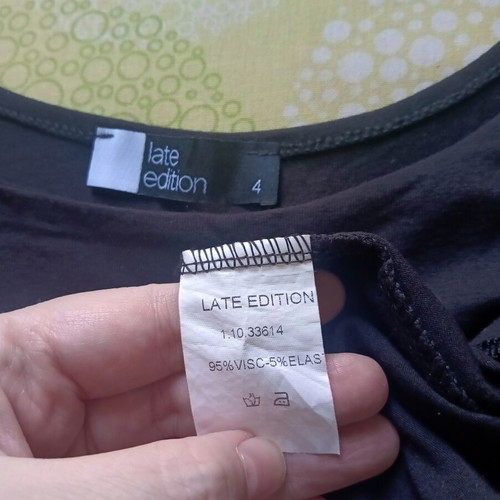 Derpouli Late Edition black top with butterflies like new