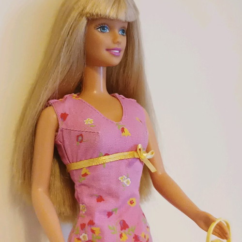 Barbie Pretty Flowers 1999 collectible in excellent condition