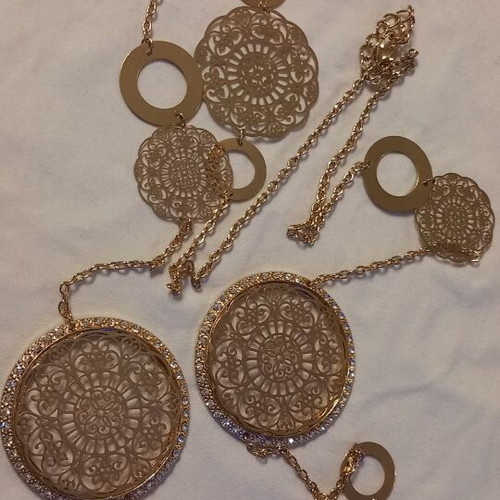 Long necklace 109 centimeters new, gold color