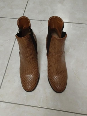 Stephane Kelian Paris ankle boots like new, size 37