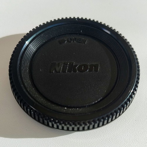 Nikon EN-EL9a Battery and Rear Lens Cap set like new