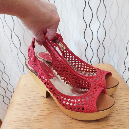 Poetic Licence vintage platform sandals used, slingback peep toe coral pink
