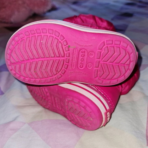 Crocs boots used size 24 fuchsia color