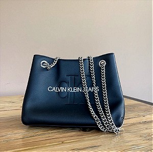 Calvin Klein τσάντα αρχική τιμή 120€