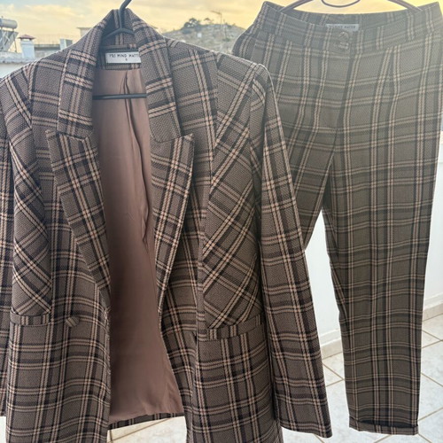 Mind Matter suit like new, beige and brown