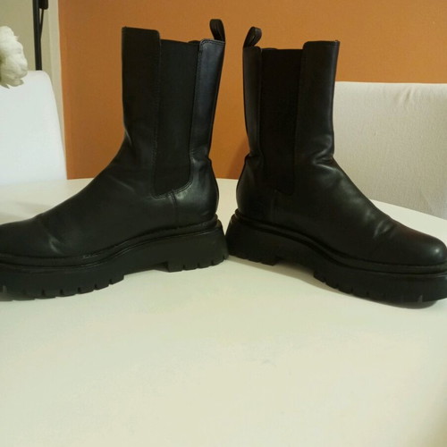 Black boots used, size 40