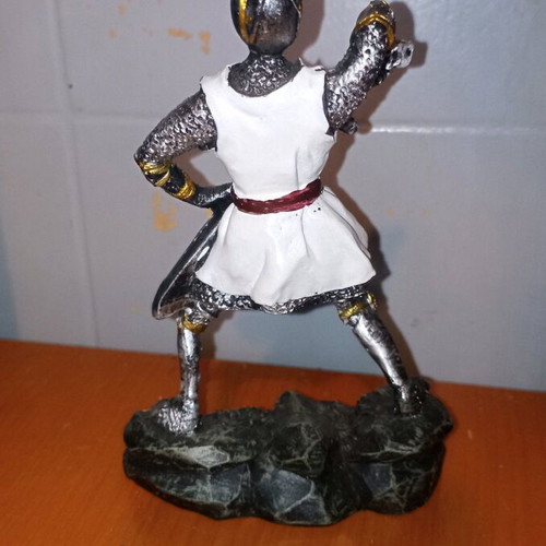 Crusader Knight Figurine Statue with Sword new