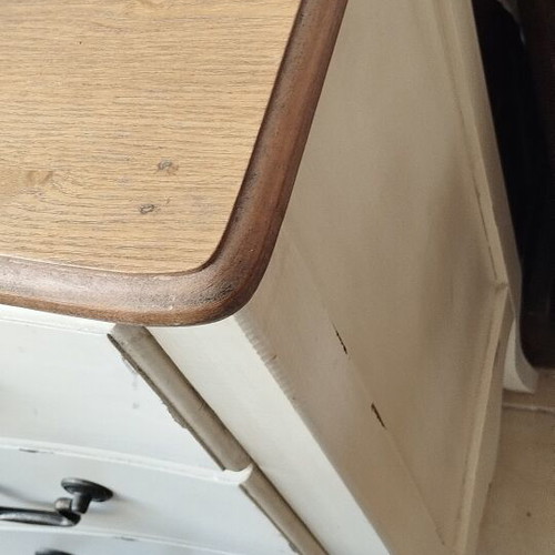 Vintage wooden dresser like new with 3 drawers and metal handles