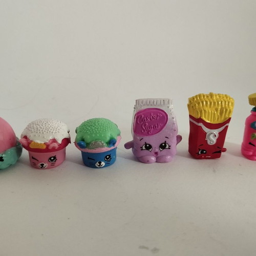 Shopkins figures used, pack of 21 pieces