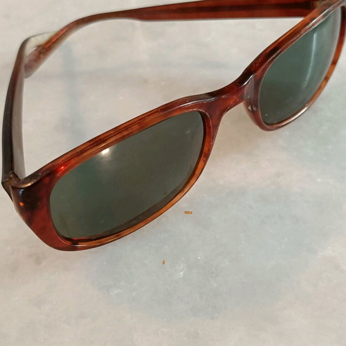 Sunglasses used 90s brown with case Y2K