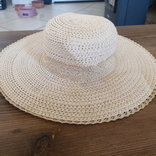 Straw hat like new, size 57