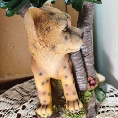 Vintage 1985 Hamco Baby Cheetah Tropical Forest resin decoration, large