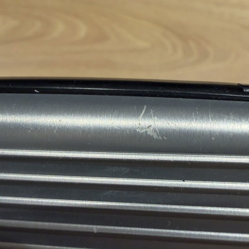 Aluminium card holder like new, black and silver