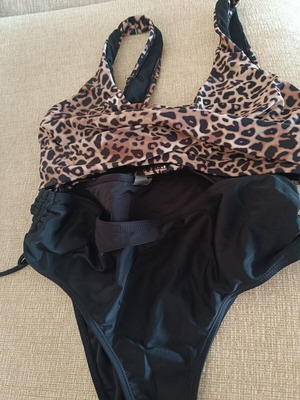 Bikini swimsuit leopard print top and adjustable bottom medium, like new