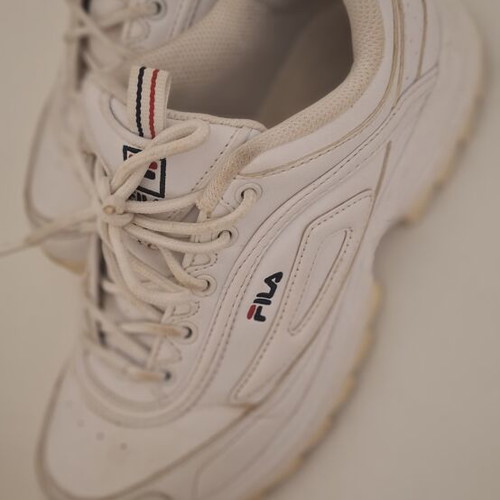 Fila women's athletic shoes size 38.5 like new, white