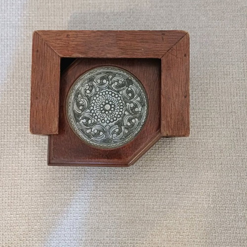 Wooden coaster set of 6 with holder like new