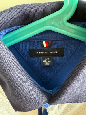 Polo μπλούζα Tommy Hilfiger για αγόρι Large 12-14 ετών σαν καινούργια, άσπρη και μπλε