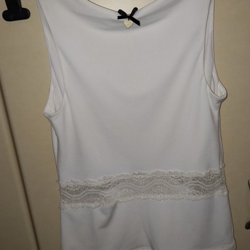 Lynne white sleeveless top with lace, new, size M