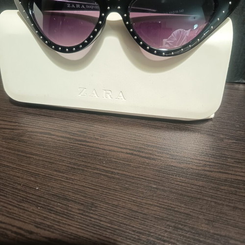 Zara sunglasses like new, black