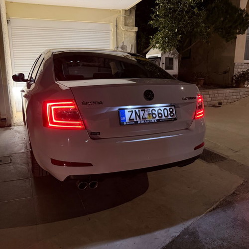 Skoda Octavia diesel DSG with panoramic roof, like new