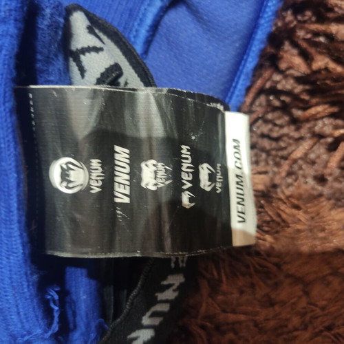 Venum shin guards size M like new, blue