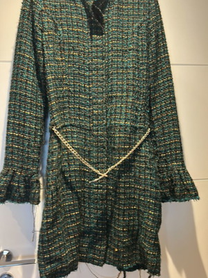Chanel coat like new, bouclé with gold buttons, size S