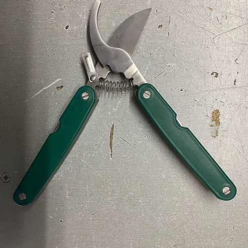 Pruning multi-tool scissors new with case and 4 blades