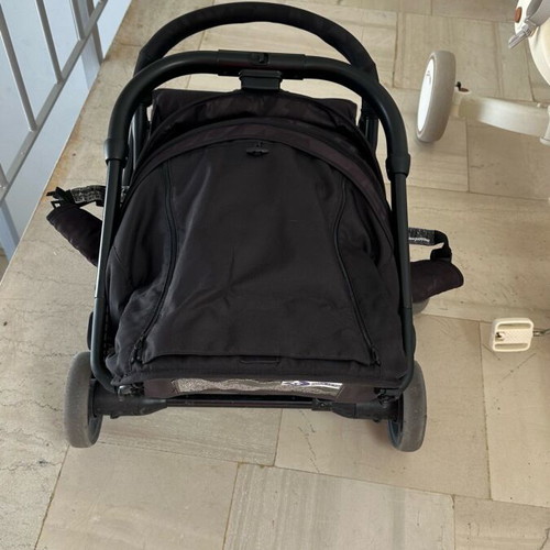Baby stroller used, lightweight and easy for travel up to 15 kg