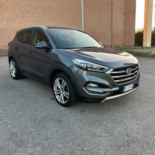 Hyundai Tucson diesel 1.7 SUV used, manual transmission, 2017