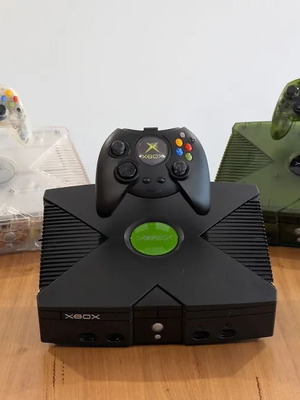 Original Xbox stand with controller made to order