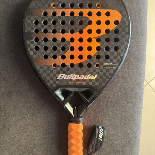Bullpadel Vertex 04 Hybrid padel racket like new