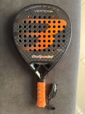 Bullpadel Vertex 04 Hybrid padel racket like new