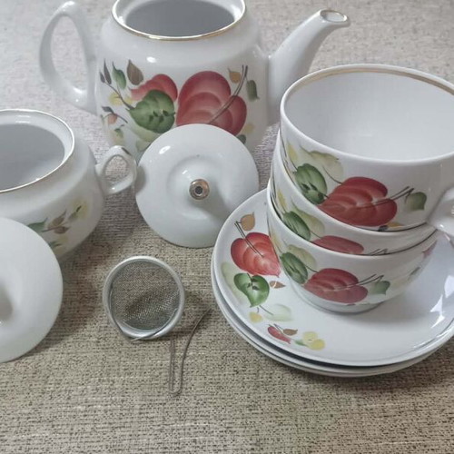 Porcelain tea set for 3 people with teapot, floral design