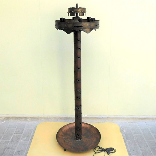 Vintage metal six-light floor lamp like new