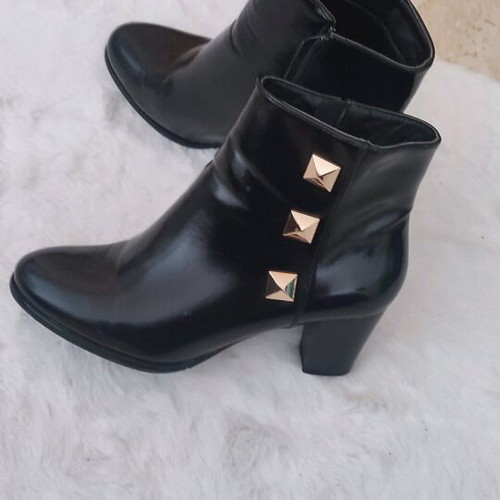 A To Z Greek ankle boots black, new, size 39