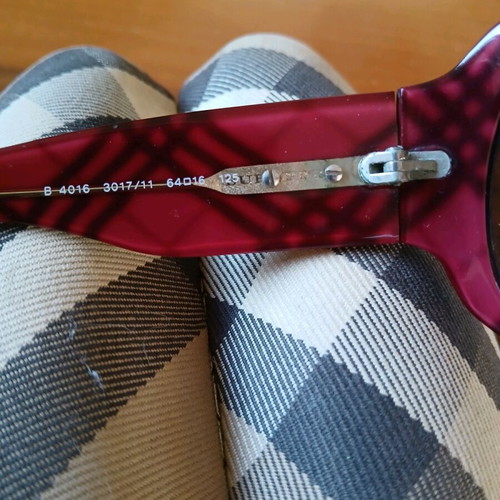 Burberry sunglasses used, acetate, burgundy color
