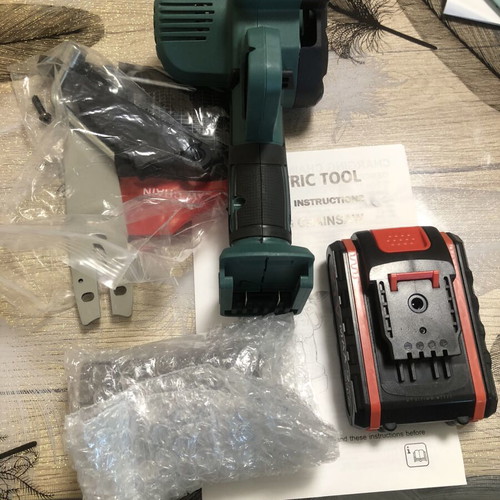 Mini Cordless Chainsaw new