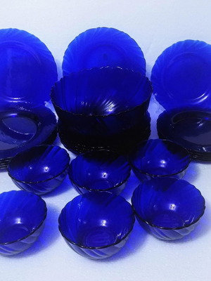 Vereco Beau Rivage cobalt blue 25-piece dinner set like new