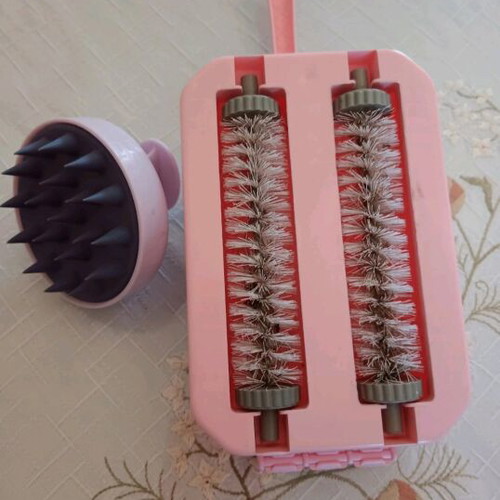 Massage brush for shampoo like new
