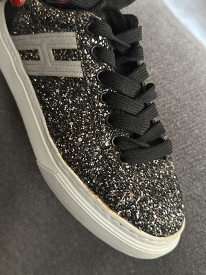 Hogan sneakers size 36 like new, black and silver