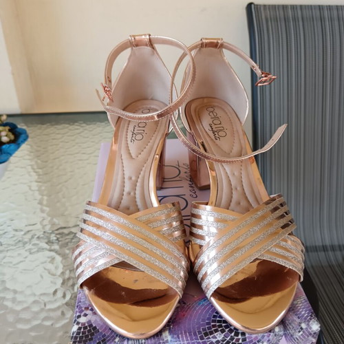 Beira Rio gold platform sandals size 39 like new