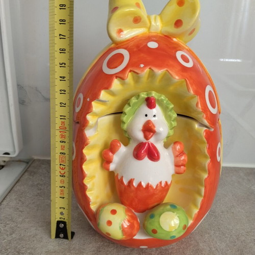 Easter ceramic container 21cm like new, egg-shaped cookie jar with chick figure