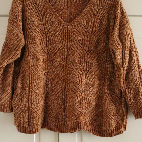 Brown pullover size M new