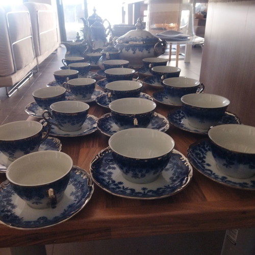 Vintage Apulum Porcelain Dining Set 87 pcs and Oneida Cutlery 69 pcs like new