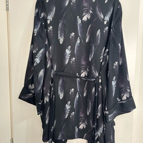 Funky Buddha kimono like new, size M with pockets and belt