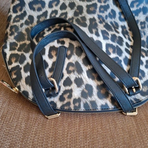 Verde shoulder bag new with animal print